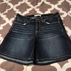 BKE  Payton jean shorts size 28